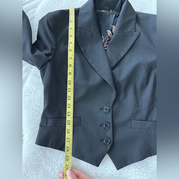 Bebe Vintage Blazer Black Pinstripe size 8 Cropped - Picture 14 of 15